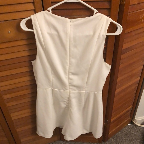 Forever 21 Wedding Romper Size M - 6 US - Picture 3 of 4